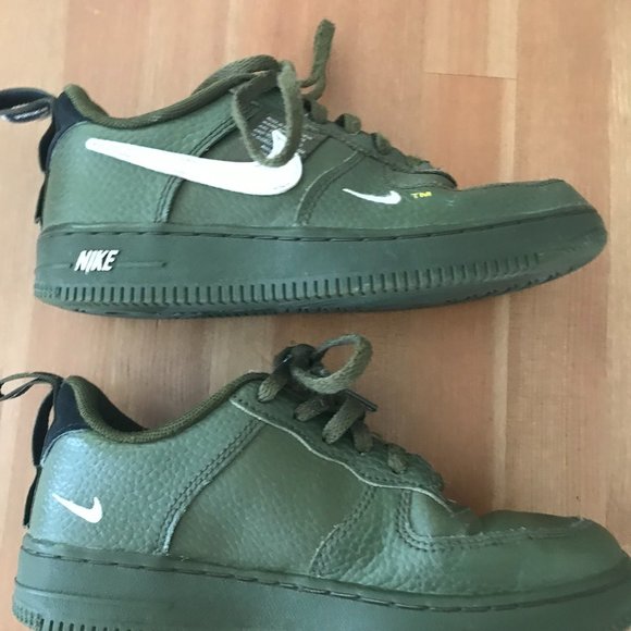 Nike Kids Air Force One Low Utility Limited Edition Army Green, Size 1y - Picture 3 of 5